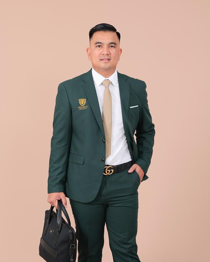 Potret profesional Ashmir Nazohan